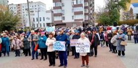 Un nou protest în capitală: Cer „LIBERTATE” pentru cele 8 persoane care ar fi fost reținute abuziv după perchezițiile la sediul Partidului „ȘOR”